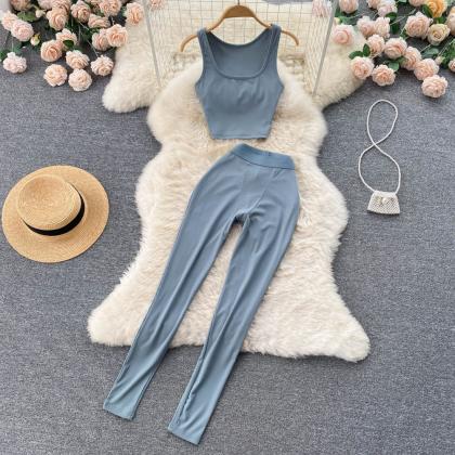 Knitted suit Sleeveless Square Neck..
