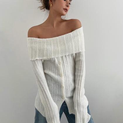 Knit sweater with one shoulder 