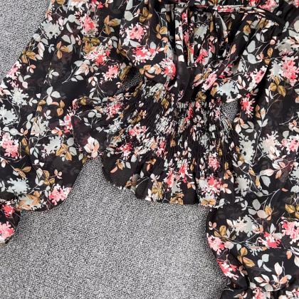 Vintage Square Neck Puffed Sleeve Ruffled Floral..