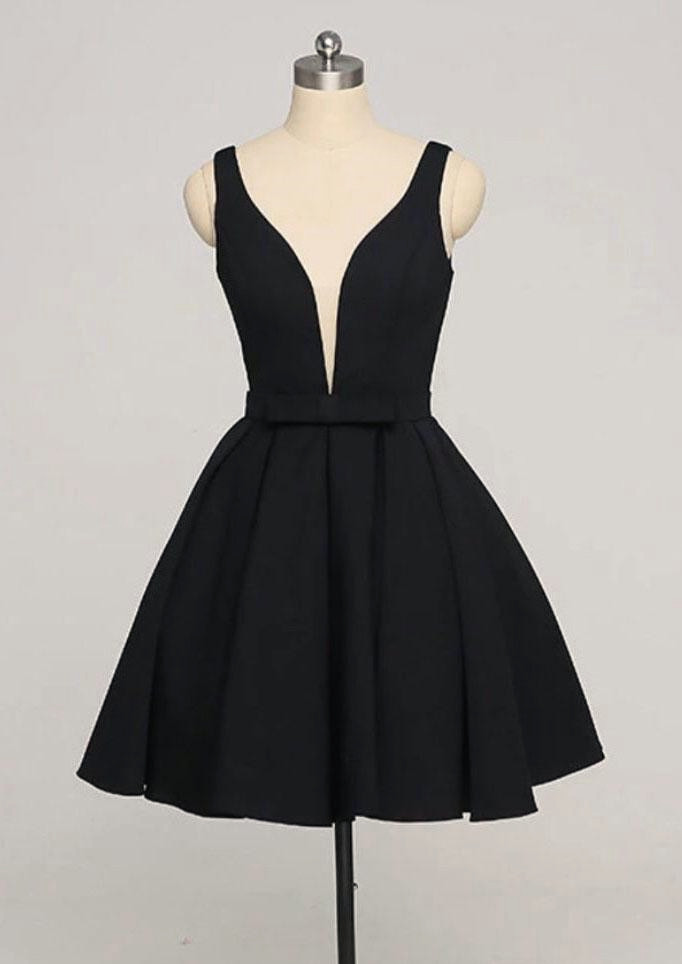 Cute V-neck Black Homecoming Dress,black Short Prom Dress,bow Homecoming Dress