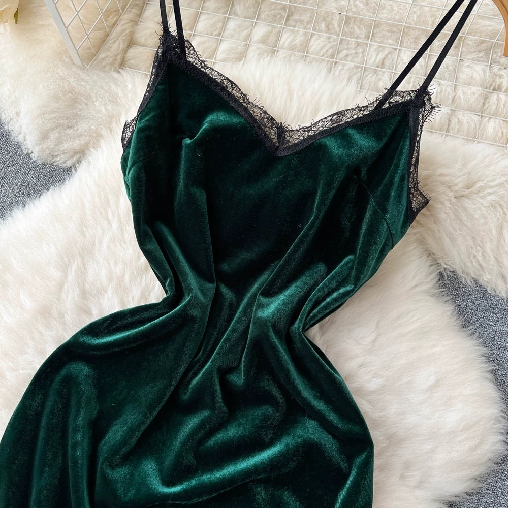Formal Evening Dress Emerald Green Sheath V-Neck Velvet Maxi Dress with Slit main image 0