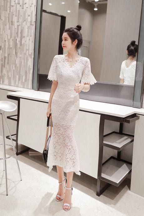 2022 Sexy V-neck lace slim fit and slim mid-length dress 3047