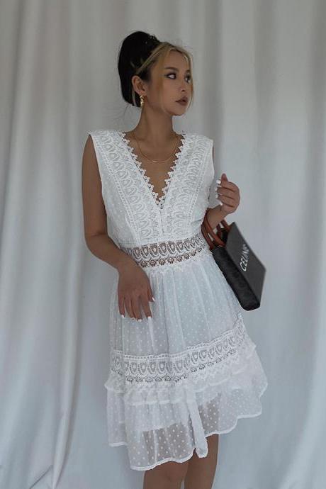 White V-neck Lace Sleeveless Dress
